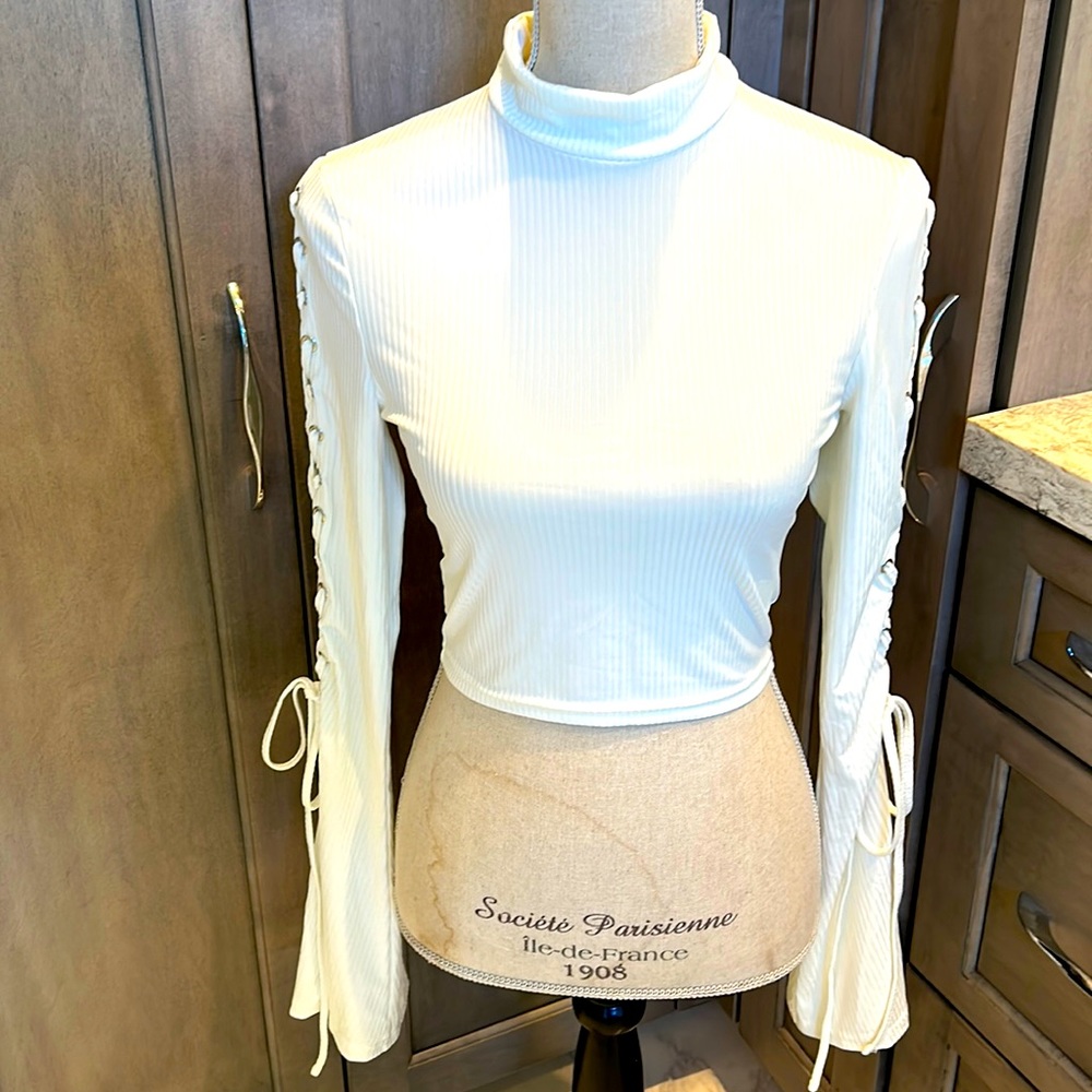 NEW Tea & cup cropped Turtleneck Top